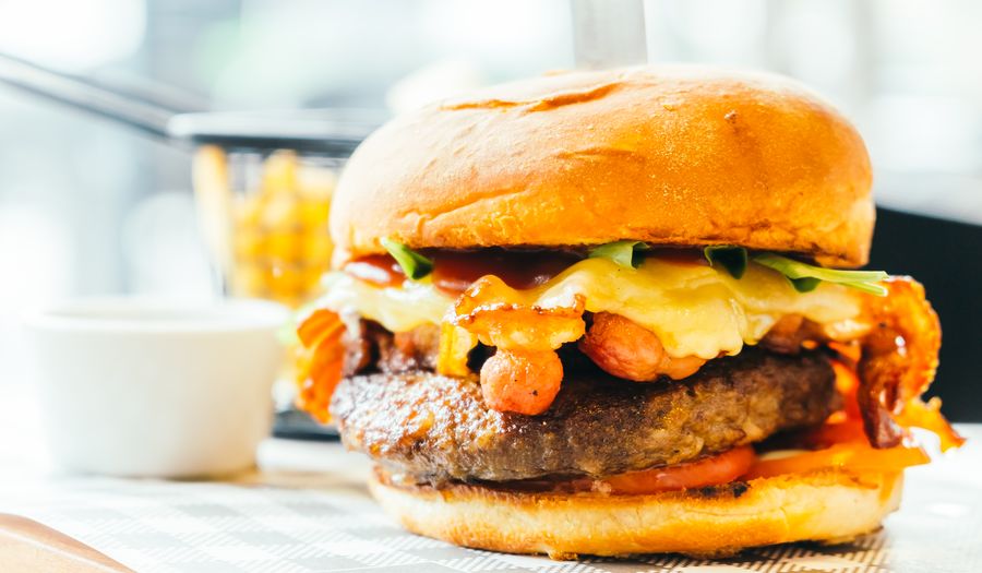Cheat meal. Czy „oszukany posiłek” ma sens?