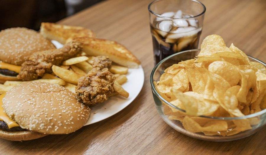 Jedzenie na zapas przed przejściem na dietę – nie rób tego!