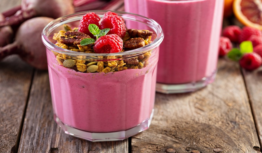 Smoothie z malinami i ziarnami, czyli przepis na letnie śniadanie